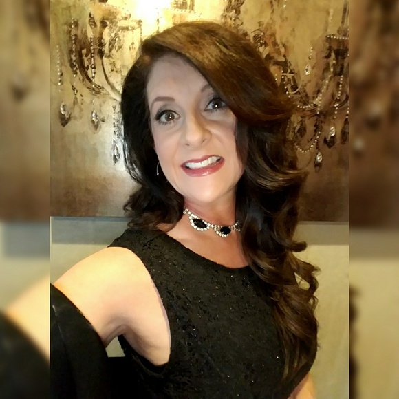 Meet your Posher, Potluck Shoppe - Picture 3 of 5